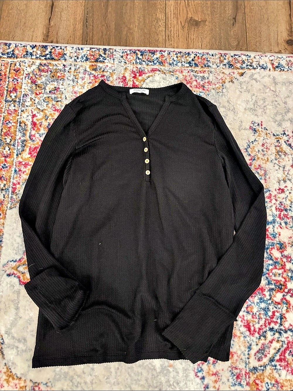 Double Take Ribbed Henley Top in Black Size Medium Like New